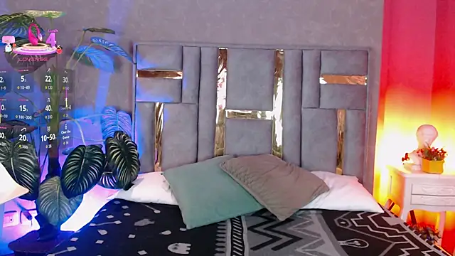 Snapshot of Tyla_Ks chatting on 12/05/25, 07:45 Tyla Ks online show from 12/05/25, 07:45