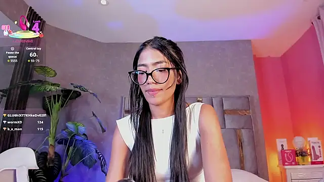 Snapshot of Tyla_Ks chatting on 06/05/26, 12:37 Tyla Ks online show from 06/05/26, 12:37