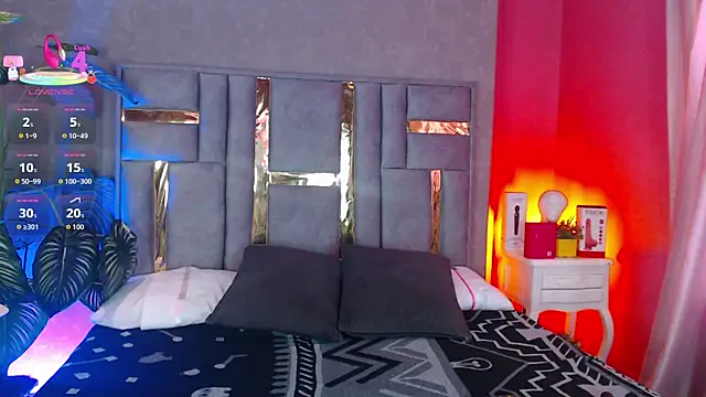 Snapshot of Tyla_Ks chatting on 12/18/25, 07:50 Tyla Ks online show from 12/18/25, 07:50