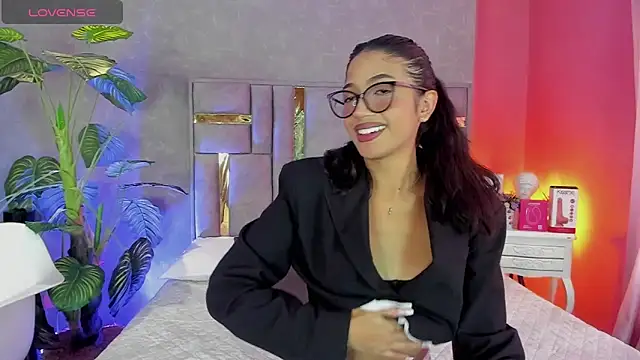 Tyla Ks online show from 04/11/26, 07:06