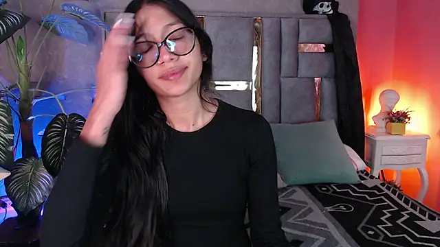 Snapshot of Tyla_Ks chatting on 10/24/25, 07:57 Tyla Ks online show from 10/24/25, 07:57