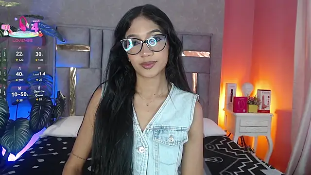 Snapshot of Tyla_Ks chatting on 12/01/25, 07:37 Tyla Ks online show from 12/01/25, 07:37