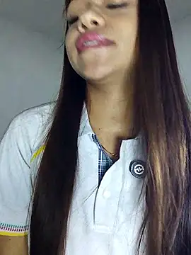 Snapshot of sophia_ramirez12 chatting on 06/11/26, 04:09 sophia ramirez12 online show from 06/11/26, 04:09
