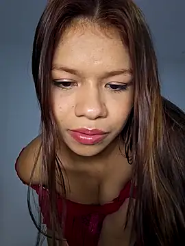 Snapshot of sophia_ramirez12 chatting on 04/05/26, 03:13 sophia ramirez12 online show from 04/05/26, 03:13