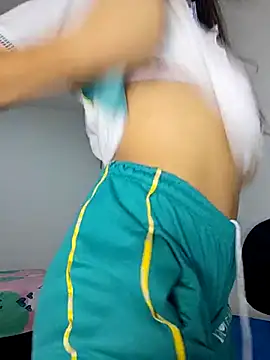 Snapshot of sophia_ramirez12 chatting on 11/05/25, 12:25 sophia ramirez12 online show from 11/05/25, 12:25