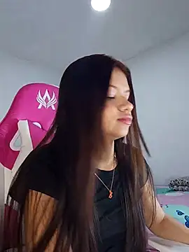 Snapshot of sophia_ramirez12 chatting on 04/06/26, 02:29 sophia ramirez12 online show from 04/06/26, 02:29