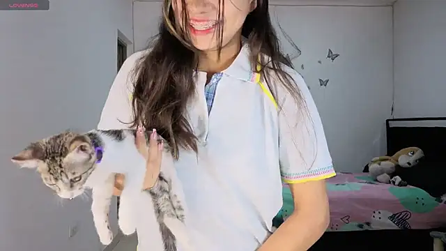 Snapshot of sophia_ramirez12 chatting on 09/24/25, 11:21 sophia ramirez12 online show from 09/24/25, 11:21