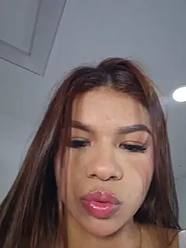 Snapshot of sophia_ramirez12 chatting on 06/21/26, 12:16 sophia ramirez12 online show from 06/21/26, 12:16