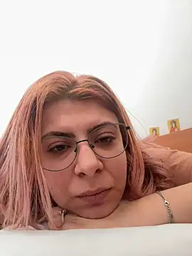 Snapshot of KittieHallo chatting on 02/23/25, 08:28 KittieHallo online show from 02/23/25, 08:28