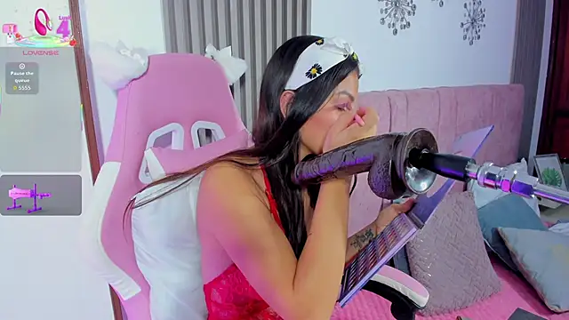 cutie sarax1 online show from 11/22/25, 01:37