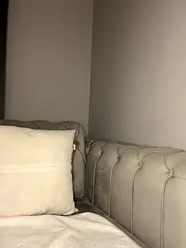 Snapshot of laraaaaaa chatting on 11/06/25, 04:00 laraaaaaa online show from 11/06/25, 04:00