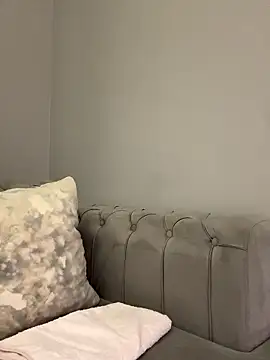 laraaaaaa online show from 03/18/26, 10:54