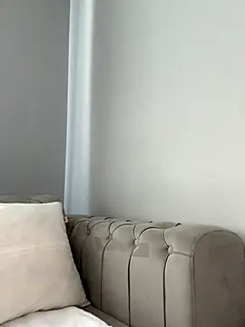 Snapshot of laraaaaaa chatting on 11/02/25, 06:07 laraaaaaa online show from 11/02/25, 06:07