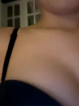 Snapshot of laraaaaaa chatting on 12/04/25, 05:56 laraaaaaa online show from 12/04/25, 05:56