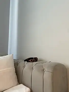 laraaaaaa online show from 02/12/26, 07:41