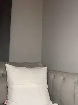 laraaaaaa online show from 02/02/26, 01:26