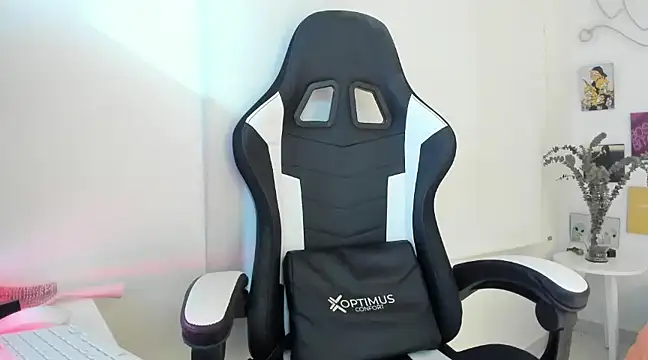 Snapshot of agaataa_ chatting on 03/21/25, 01:13 agaataa online show from 03/21/25, 01:13