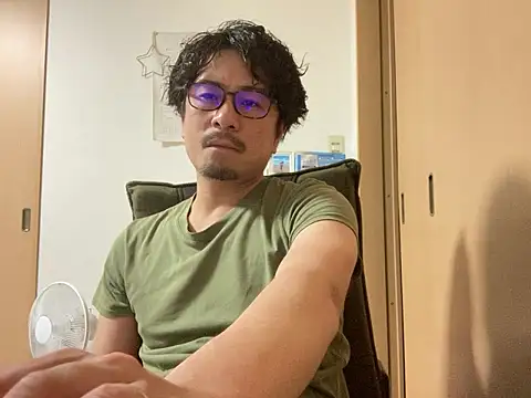 Snapshot of masato1115aa chatting on 09/21/25, 02:33 masato1115aa online show from 09/21/25, 02:33