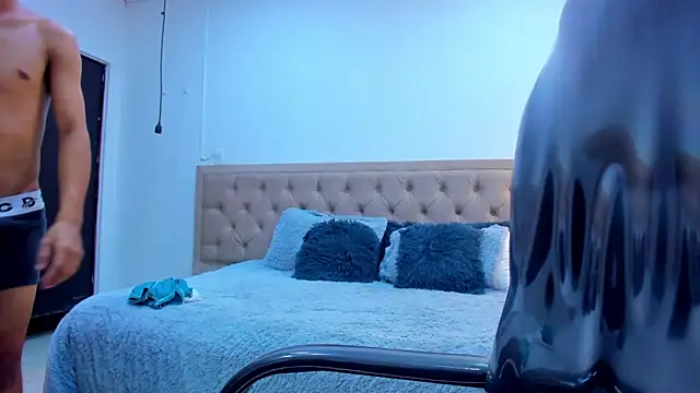 leslieanddrako online show from 12/15/25, 10:26