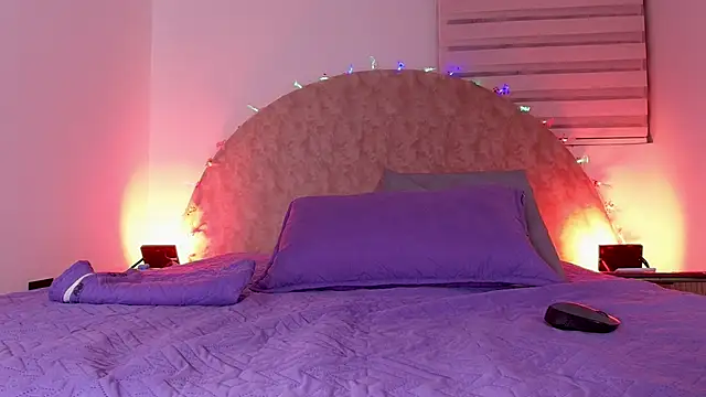 abigail fx online show from 12/03/25, 02:56