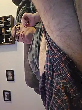 Smallone327 online show from 02/01/26, 06:11