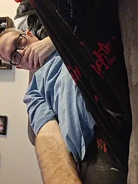 Smallone327 online show from 04/06/26, 04:08