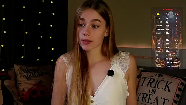 EmilaMills online show from 10/25/25, 12:17