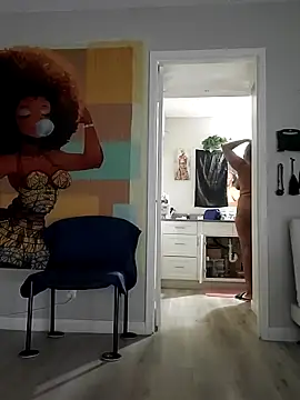 Queenanitadix online show from 11/25/25, 05:57