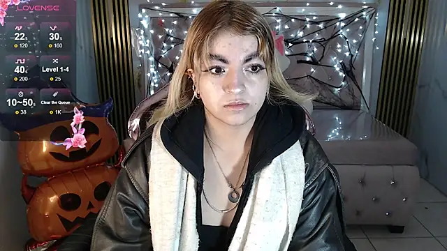 lili conor s online show from 10/21/25, 04:01