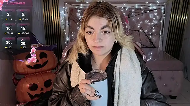 lili conor s online show from 10/25/25, 03:28