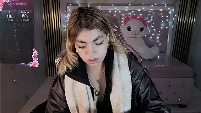 lili conor s online show from 11/16/25, 03:33