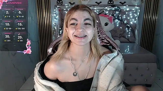 lili conor s online show from 10/15/25, 04:11