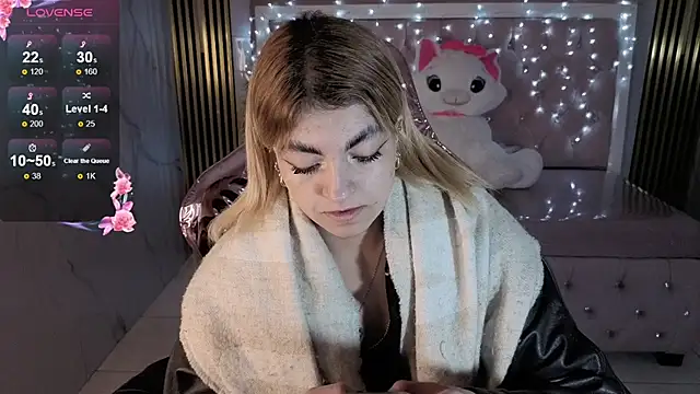 lili conor s online show from 11/14/25, 03:21