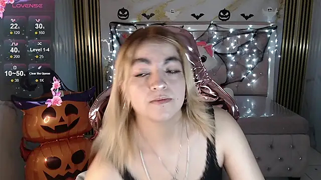 lili conor s online show from 10/04/25, 03:41