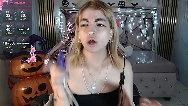 lili conor s online show from 10/08/25, 04:25