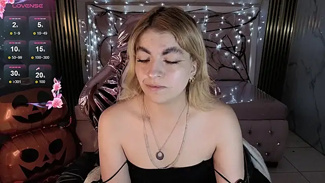 lili conor s online show from 10/22/25, 03:28