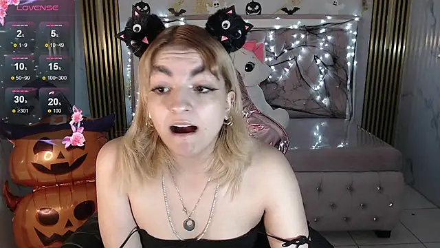 lili conor s online show from 10/11/25, 05:30