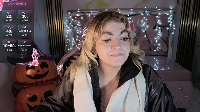 lili conor s online show from 10/19/25, 03:42