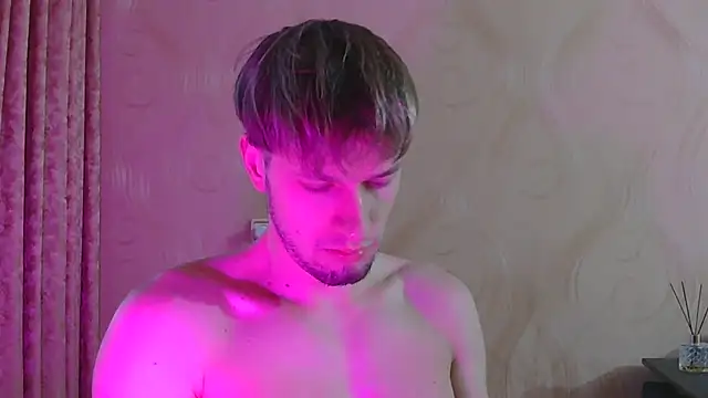 Snapshot of frama666 chatting on 12/22/25, 01:55 frama666 online show from 12/22/25, 01:55