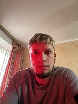 Snapshot of frama666 chatting on 07/11/26, 04:07 frama666 online show from 07/11/26, 04:07