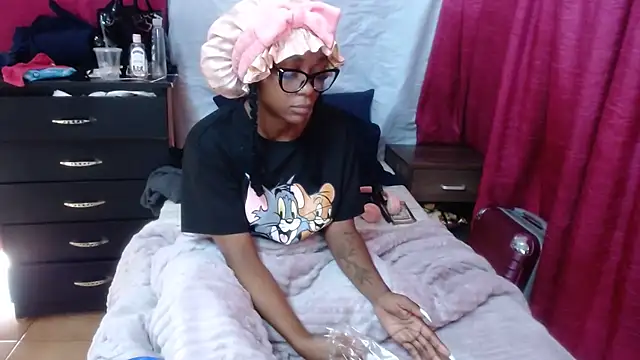 xxTatiannaxx online show from 10/31/25, 06:10