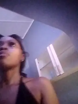 Snapshot of xxTatiannaxx chatting on 05/20/26, 12:24 xxTatiannaxx online show from 05/20/26, 12:24