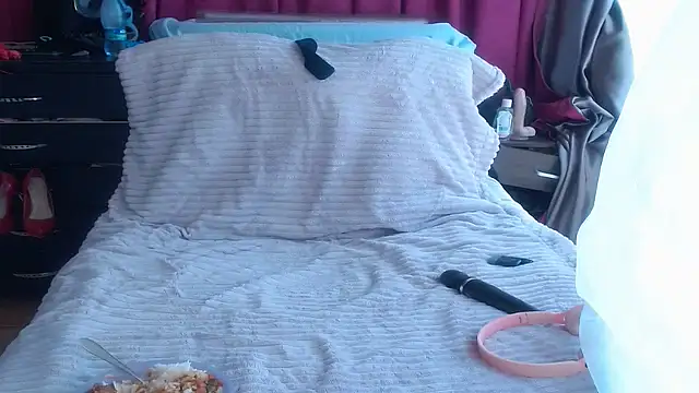 xxTatiannaxx online show from 11/20/25, 08:48