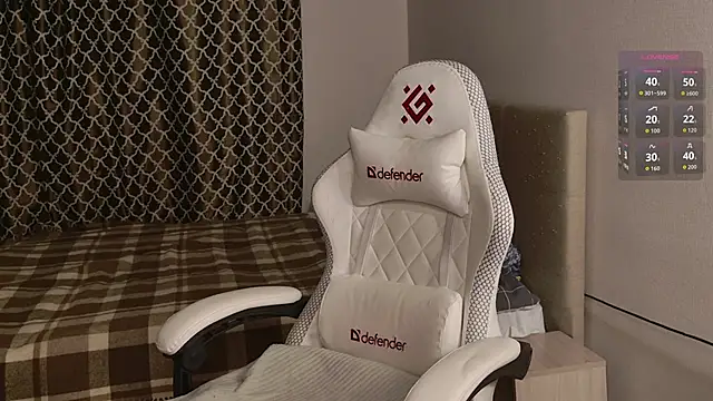 Luna Loveee online show from 10/30/25, 03:49