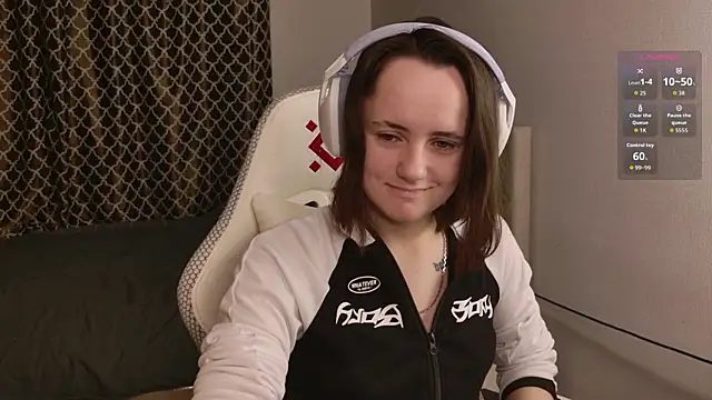 Luna Loveee online show from 11/13/25, 03:54