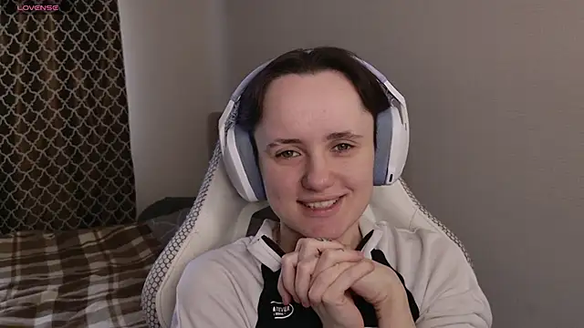 Luna Loveee online show from 05/01/26, 05:56