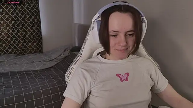 Luna Loveee online show from 04/16/26, 06:58