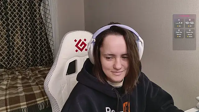 Luna Loveee online show from 09/18/25, 03:42