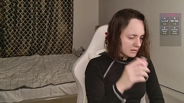 Luna Loveee online show from 10/28/25, 03:40