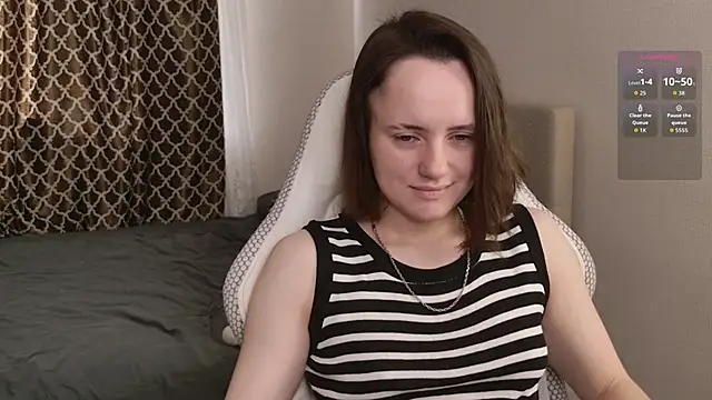 Luna Loveee online show from 09/28/25, 05:14